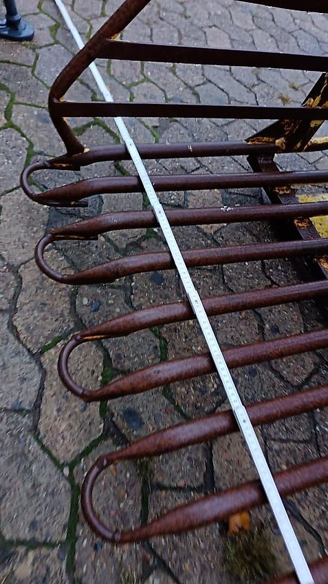 Stoll Rübengabel 180cm Korbbreite Euroaufnahme Hochkippschaufel (Gabel) Hochkippgabel mit E-Ausklinkung oder Klinklader Hubfunktion und Ausklinken des Werkzeugs mittels Seilzug Feuerholzgabel Siebgabel 1,8m Arbeitsbreite mit gerundeten Aufnahmestäben