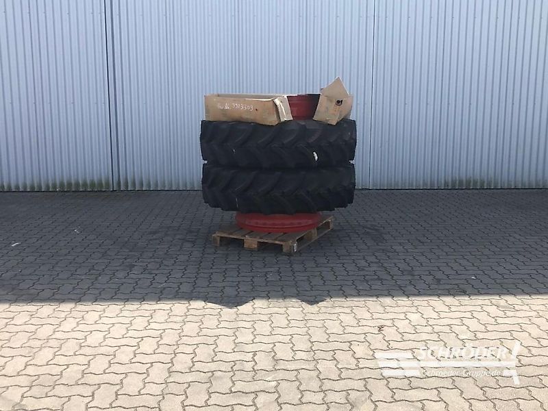 Fendt ZWILLINGSRÄDER 420/85 R34 + VERSCHLÜSSE