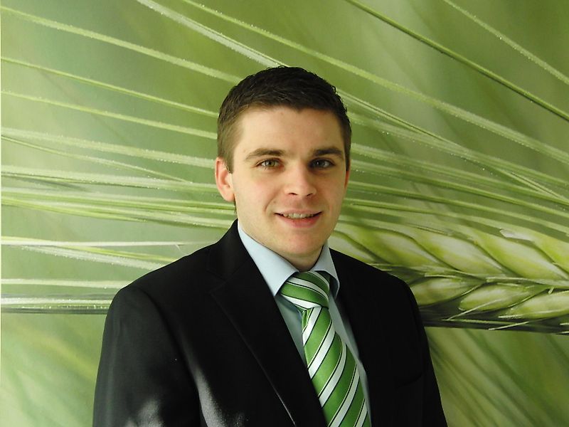 Контактна персона Пан Hermann Bangert