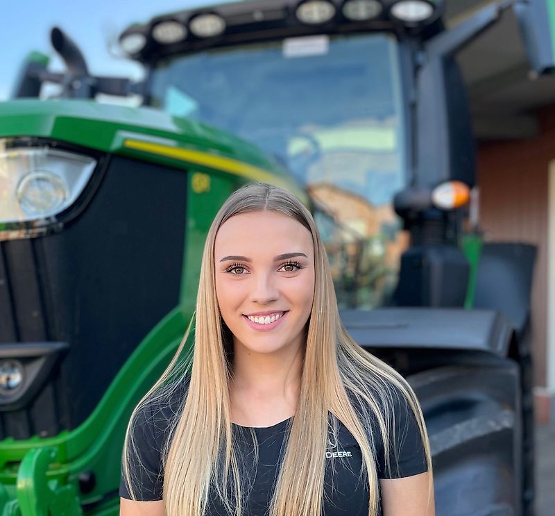 Контактна персона Пані Lisa Köster