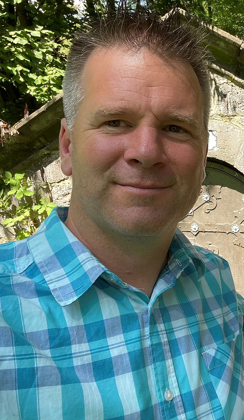 Контактна персона Пан Edgar Hofmann