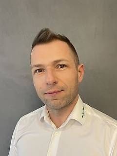 Контактна персона Пан Emanuel Kurzreiter