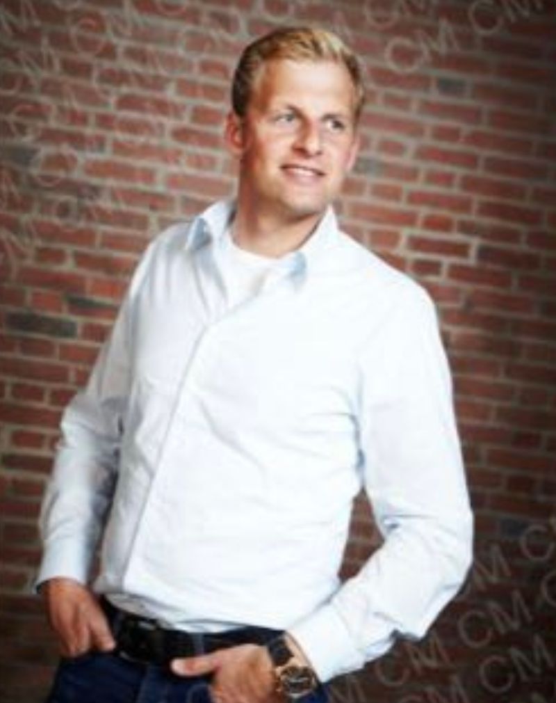 Контактна персона Пан Frederic Extra