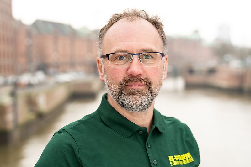 Контактна персона Пан Zdenek Svoboda