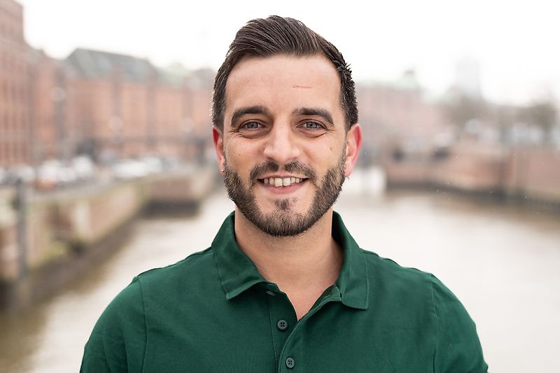 Контактна персона Пан Paulo Ferreira