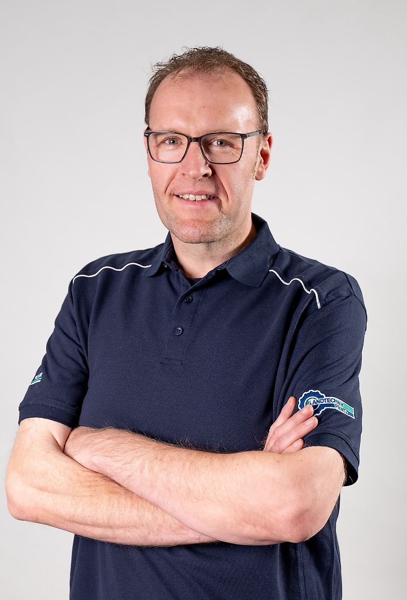 Контактна персона Пан Torsten Joest