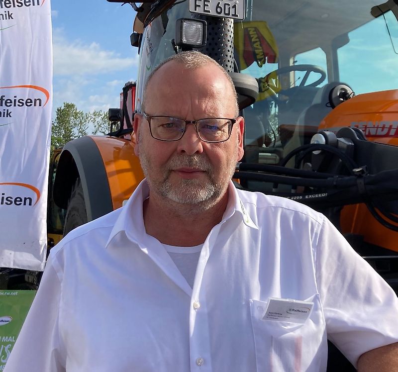 Контактна персона Пан Sven Pöcking