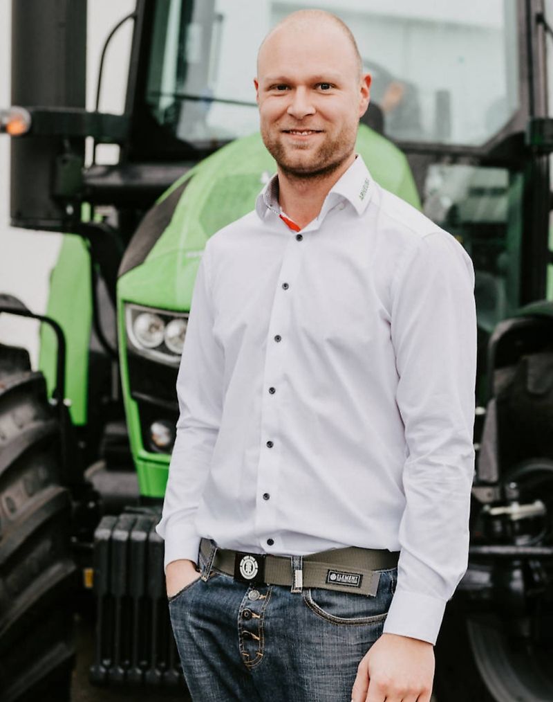 Контактна персона Пан Lukas Scheibner