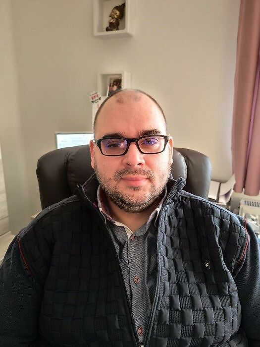 Контактна персона Szabó Sándor