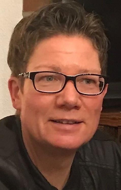 Контактна персона Пані Ria Lange