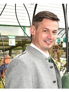 Контактна персона Пан Peter Lanz