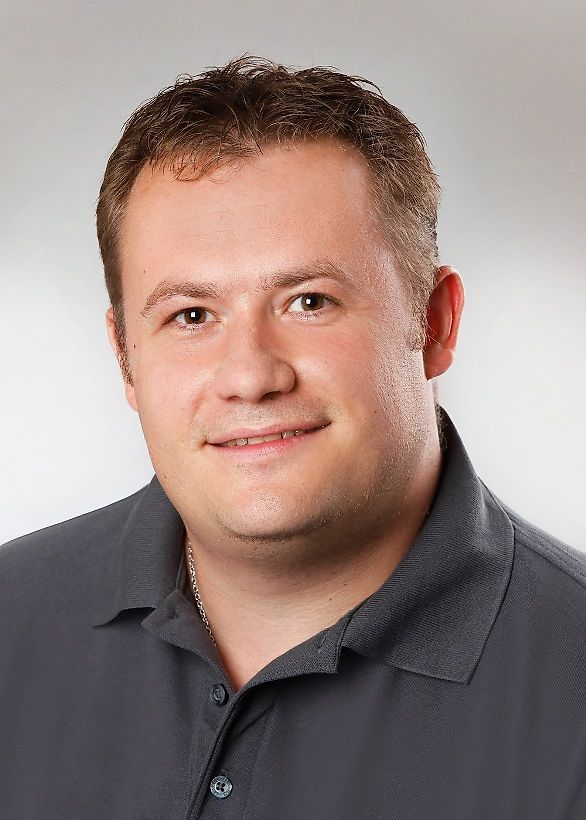 Контактна персона Пан Christopher Steimer